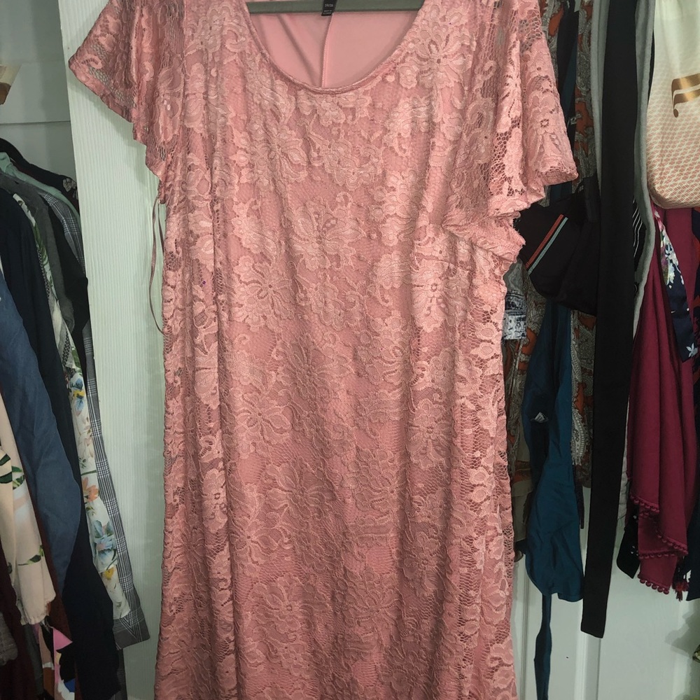 Beautiful lace light pink dress size 14/16